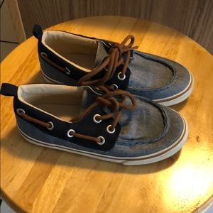EUC little boy boat shoes size 10